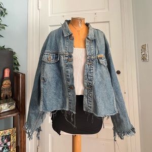 Distressed vintage cropped denim jacket